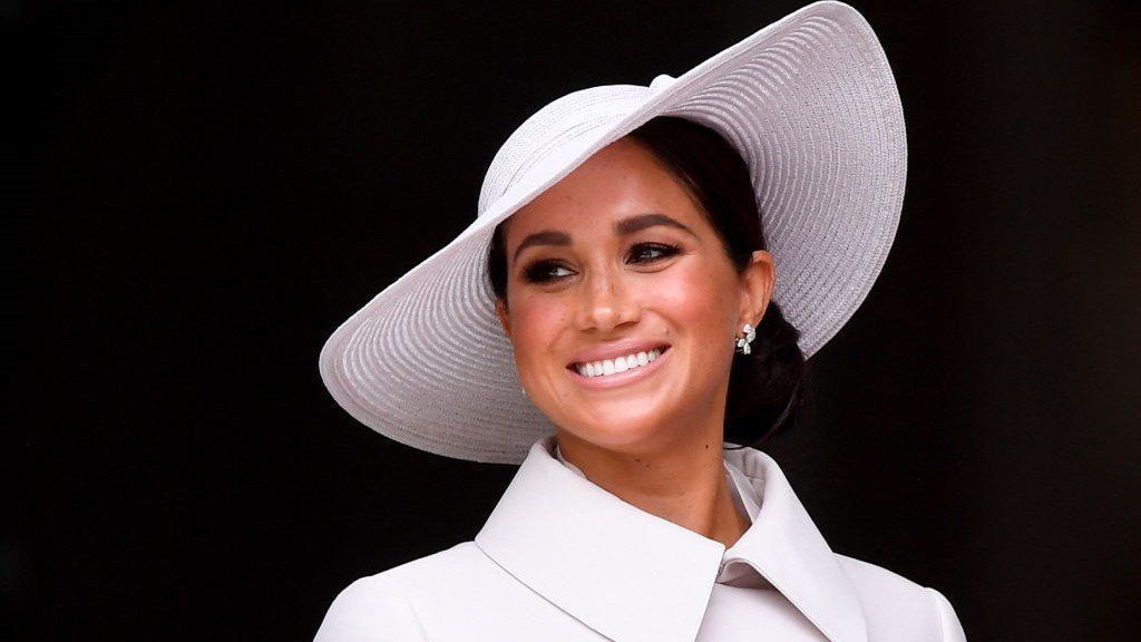 Mégis bekerülhet A korona új évadába Meghan Markle?