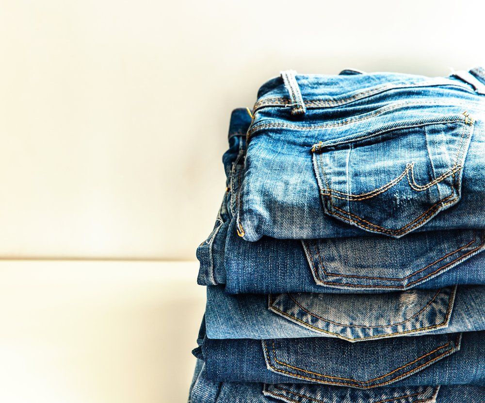 Ilyen gyakran kellene mosni a farmernadrágod